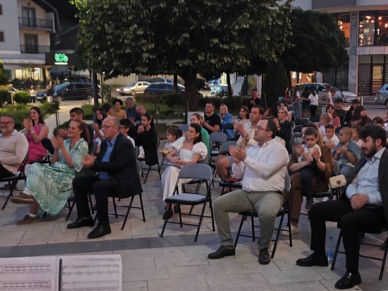 VEČERAS JE U ANDRIJEVICI ODRŽAN KONCERT UČENIKA I PROFESORA MUZIČKE ŠKOLE IZ BERANA
